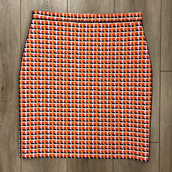 J. McLaughlin Neoprene Stretch Reversible Halle Pencil Printed Skirt NWOT Size L - Picture 4 of 8